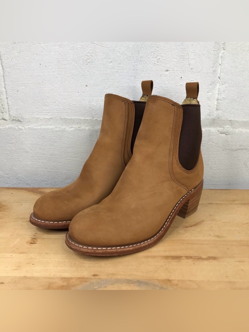 Red Wing Shoes Womens Chelsea 6.5B Harriet 2nds